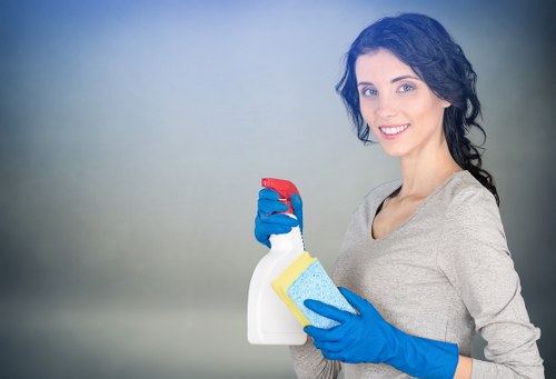 Oven cleaning for a Kennington rental or commercial kitchen